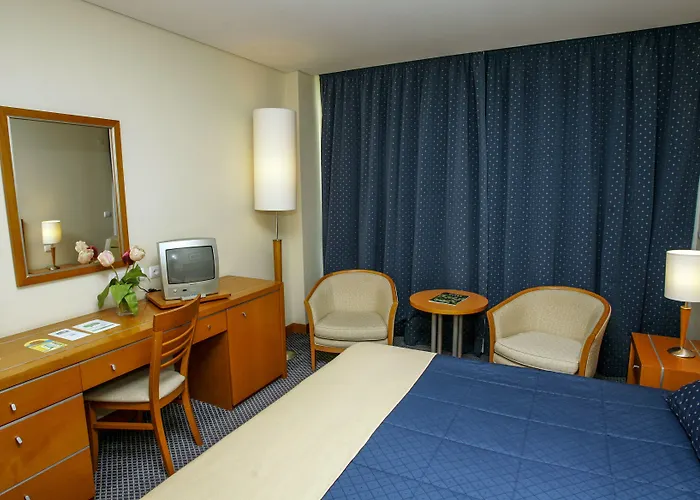 Ms Nova 蓬塔德尔加达