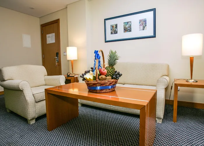 酒店 Ms Nova 蓬塔德尔加达