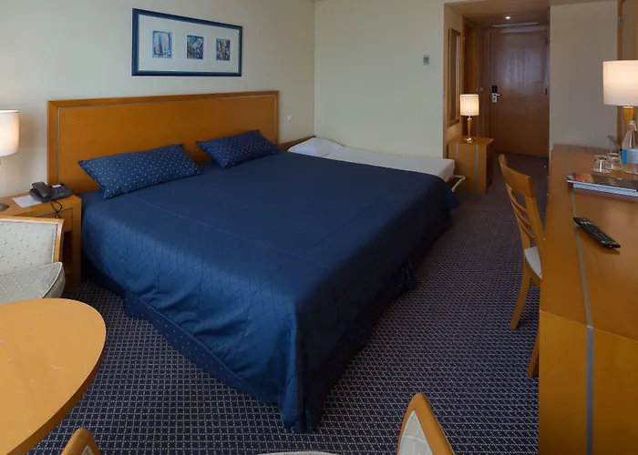 Ms Nova 蓬塔德尔加达