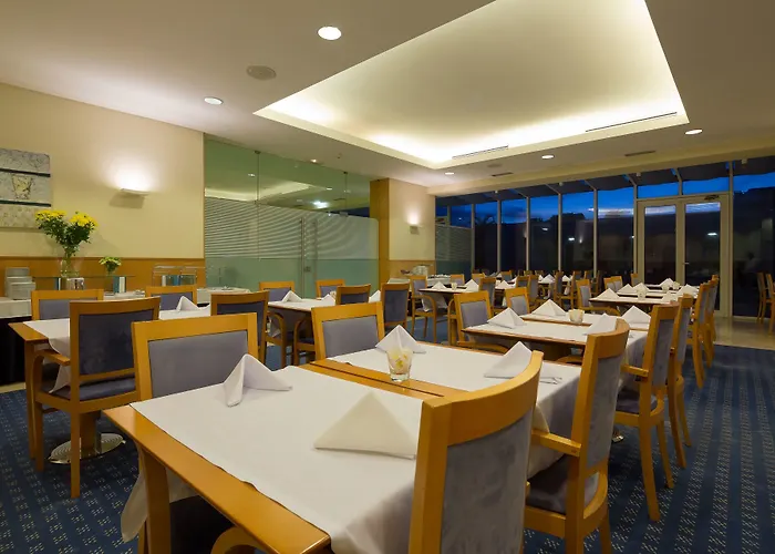 Ms Nova 3* 蓬塔德尔加达