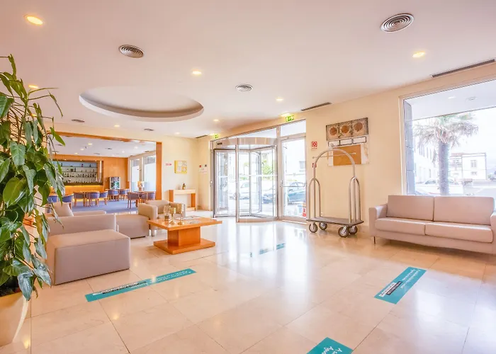 Ms Nova 蓬塔德尔加达